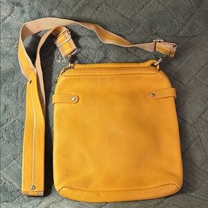 Soprano Mustard Crossbody Bag